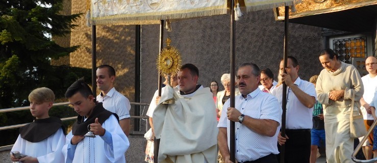 Odpust u franciszkanów. Sumie przewodniczył ojciec dyrektor z Torunia [ZDJĘCIA] - Zdjęcie główne