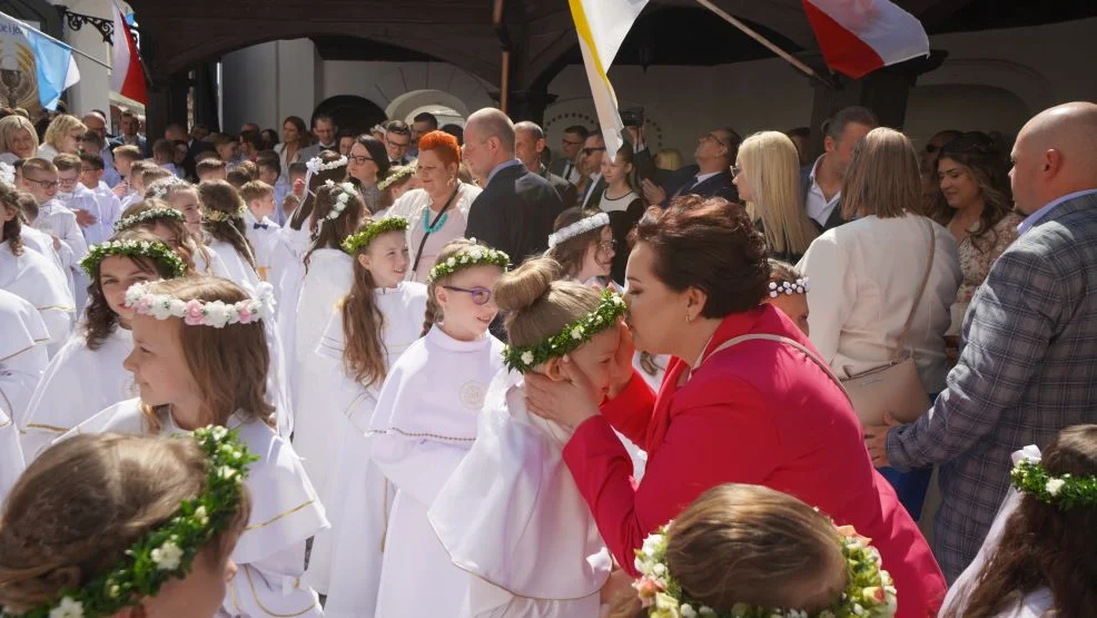 Zakończył się sezon na Pierwsze Komunie Święte. Zobacz galerię z uroczystości w parafiach w Jarocinie [DUŻO ZDJĘĆ]   - Zdjęcie główne