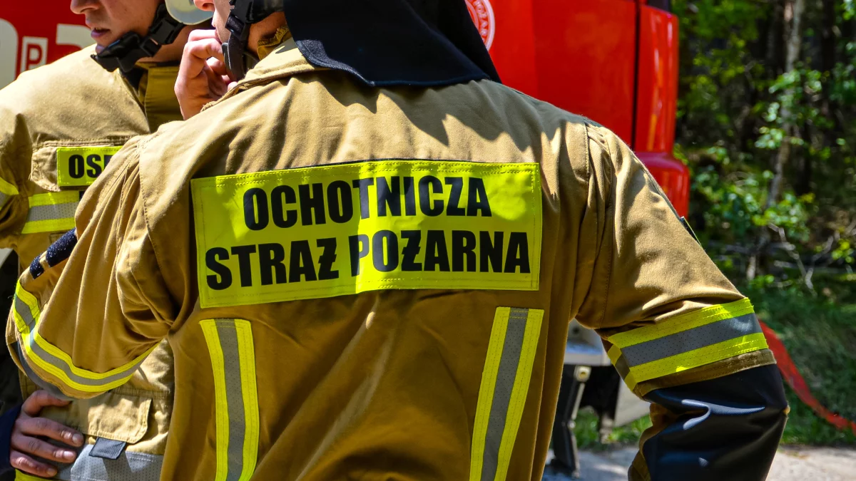 Wypadek podczas rozbiórki dachu. Mężczyzna trafił do szpitala