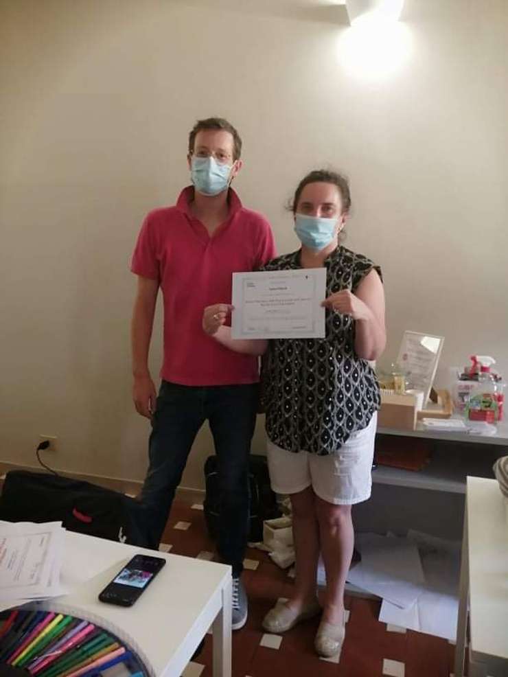 Sylwia Filipiak odbiera certyfikat we Florencji