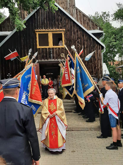 Sławoszew. Strażacy podziękowali swojemu kapelanowi. Ksiądz Jerzy Rychlewski odchodzi na emeryturę