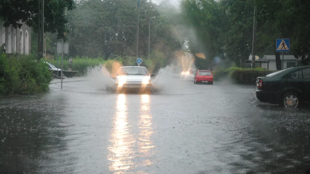 Pogoda oszaleje. El Nino przyniesie fale upałów, niszczące powodzie i susze. Czy dosięgnie Polski?