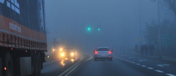 UWAGA! Silna mgła. Widzialność poniżej 100 metrów  - Zdjęcie główne