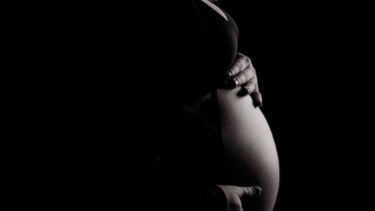Pod koniec ciąży dowiedziała się, że dziecko jest martwe. Musiała urodzić je siłami natury - Zdjęcie główne