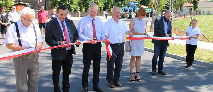 Dostali nową drogę. Teraz czekają na most, bo stary ledwo „zipie” - Zdjęcie główne