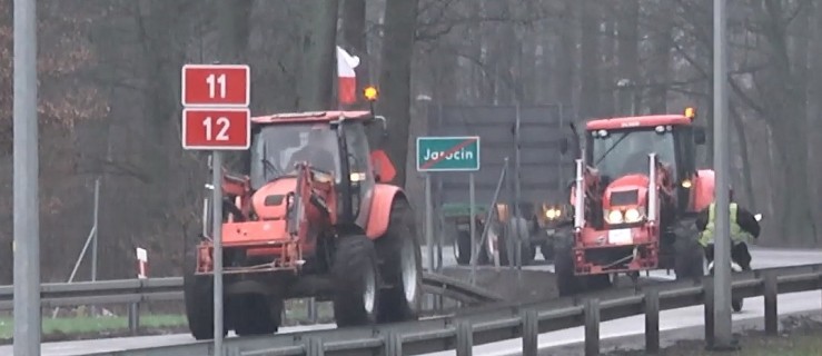 Rolnicy wyjechali na drogi. Utrudnienia na DK 11 - Zdjęcie główne