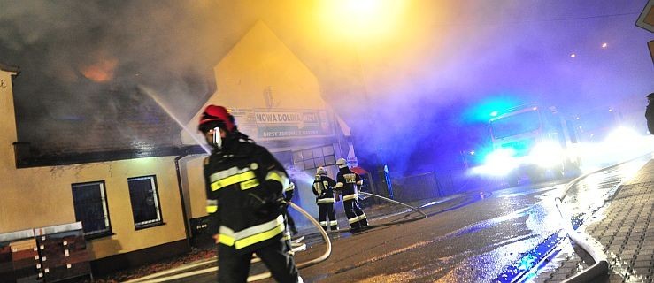 Poważny pożar hurtowni w Cielczy. Trwa gaszenie [WIDEO, FOTO]  - Zdjęcie główne