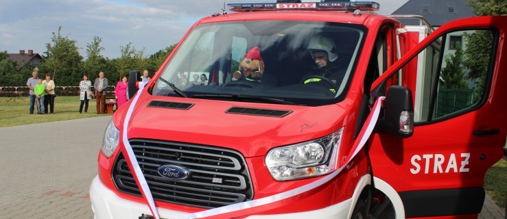 Polali auto szampanem na 70-lecie jednostki OSP Rusko [ZDJĘCIA] - Zdjęcie główne