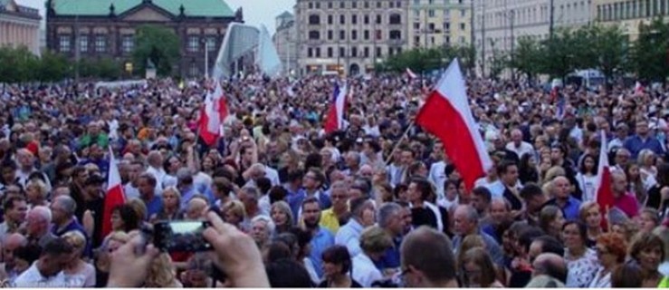 Jak Jarociniacy protestują przeciwko ustwie o SN - Zdjęcie główne