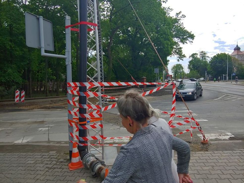 Co to za konstrukcja na skrzyżowaniu ul. Poznańskiej i Kasztanowej w Jarocinie? 