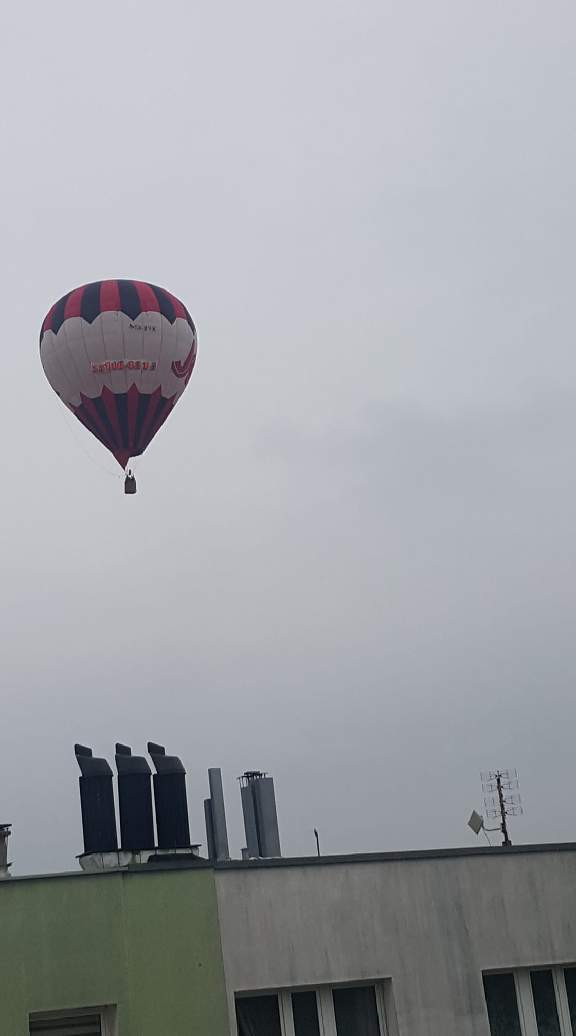 Balon nad Jarocinem wzbudził duże zainteresowanie. Wiemy kto nim leciał