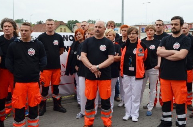 Krotoszyn. Ratownicy medyczni wznawiają protest - Zdjęcie główne