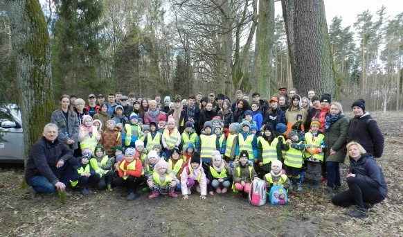 Powiat krotoszyński. Posadzili międzynarodowy las [FOTO] - Zdjęcie główne