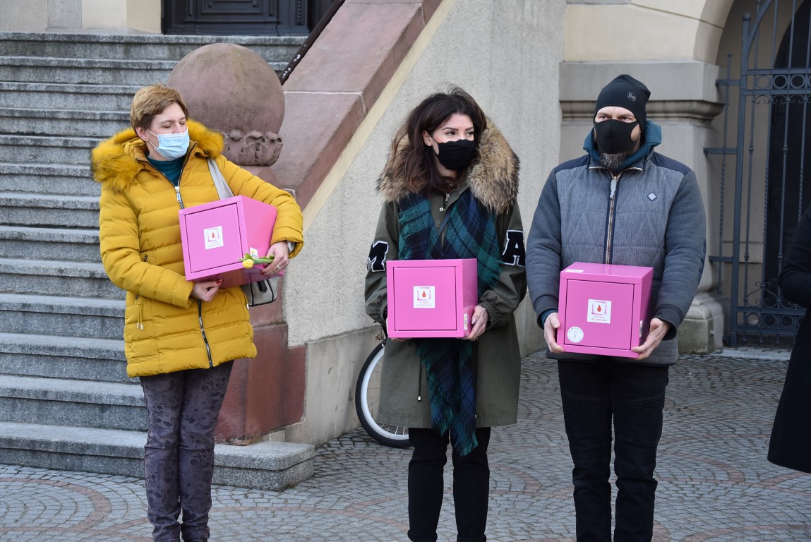 Krotoszyn. Walczą z tekturkami w majtkach i pociętymi prześcieradłami  - Zdjęcie główne