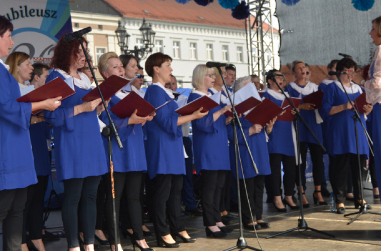 Biesiada urodzinowa na krotoszyńskim Rynku [ZDJĘCIA] - Zdjęcie główne