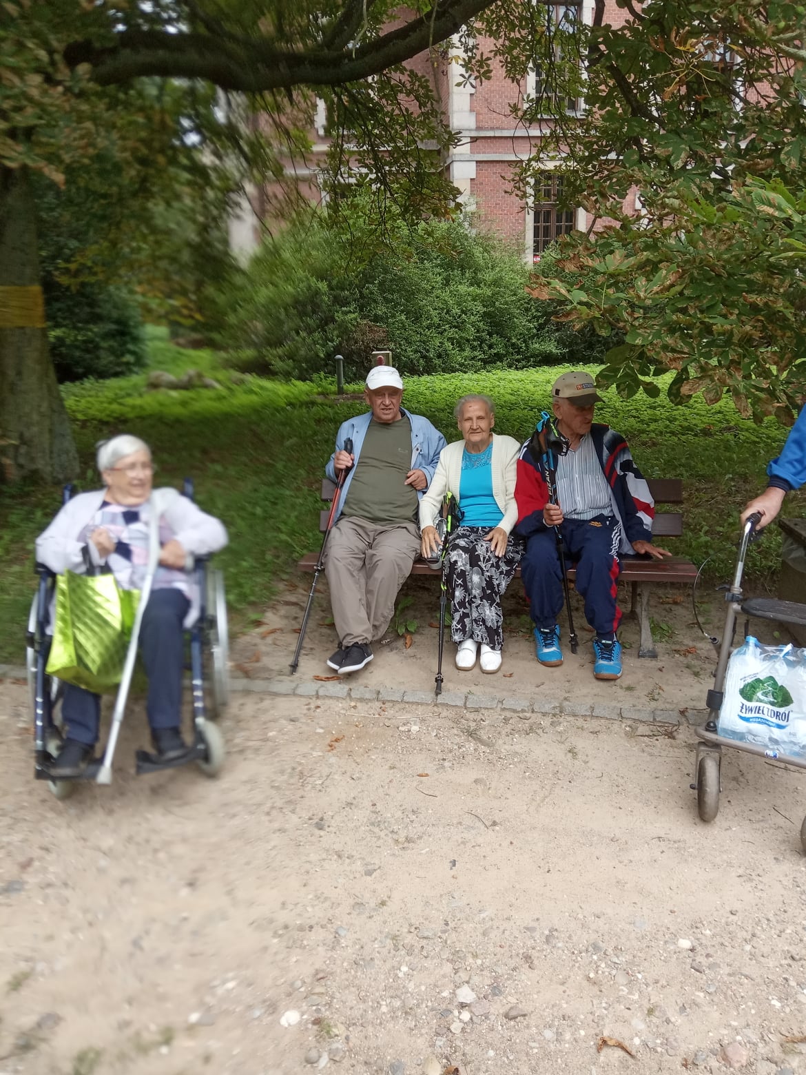 Seniorzy pojechali do Gołuchowa