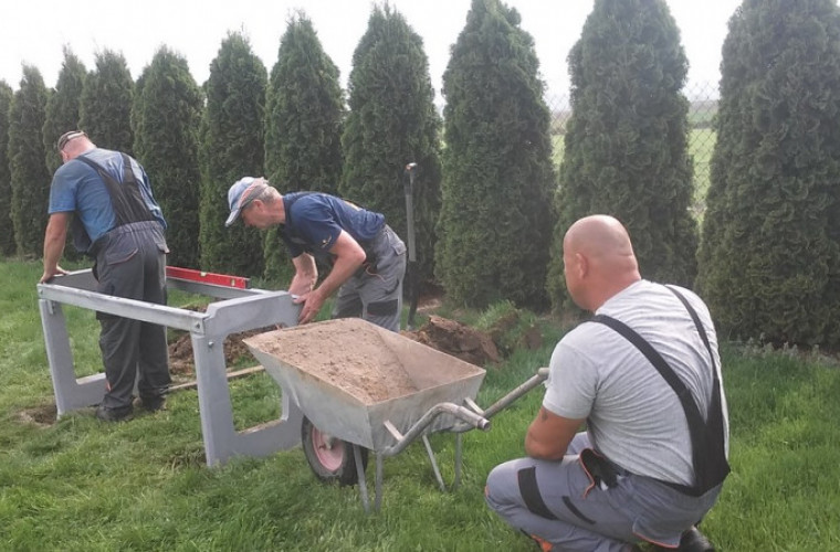 Gorzupia. Mieszkańcy za pieniądze z nagrody kupili stół - Zdjęcie główne