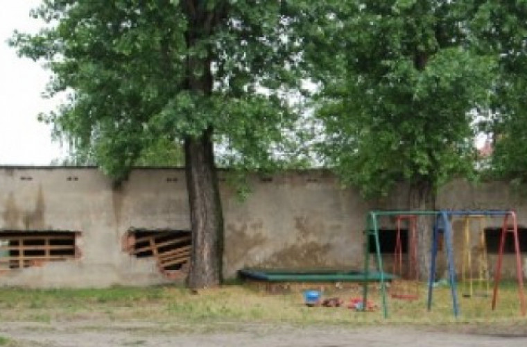 Krotoszyn: Dzieci się bawią a obok libacje - Zdjęcie główne