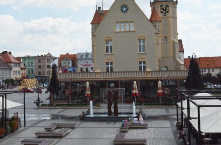 Krotoszyn. Przywrócą ruch samochodowy na Rynku? - Zdjęcie główne