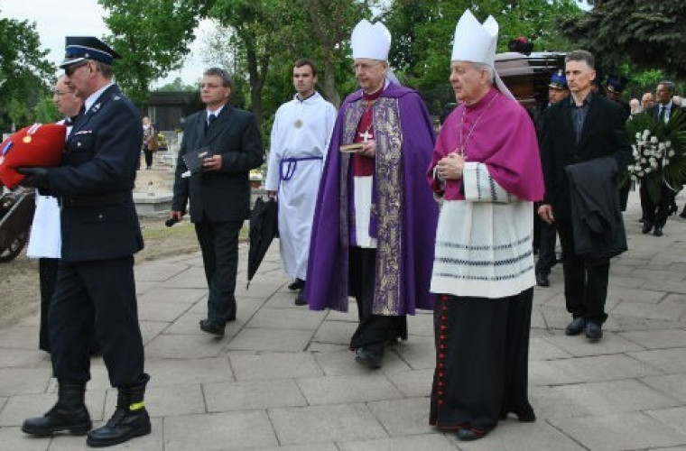 Odszedł na wieczną wartę. Tłumy żegnały księdza - Zdjęcie główne