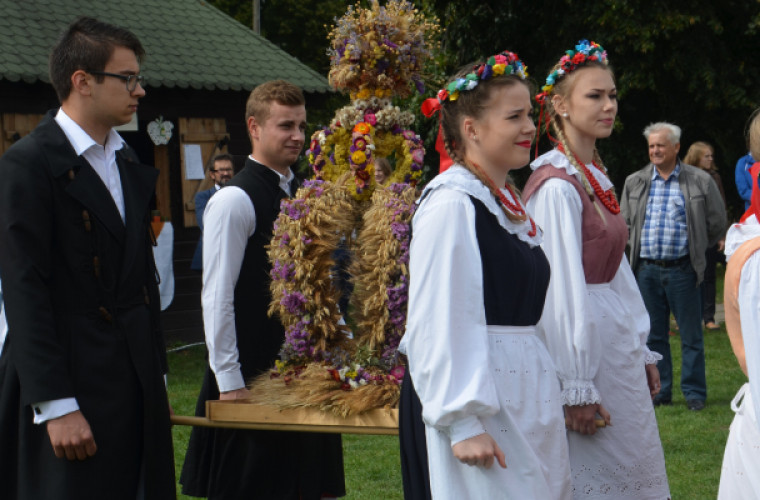 Dożynki powiatowe w Lutogniewie [PROGRAM] - Zdjęcie główne