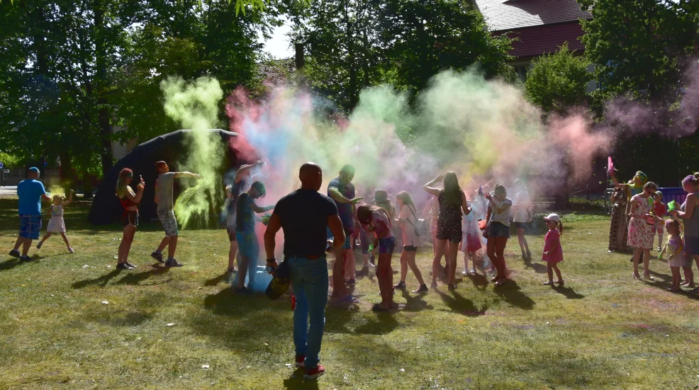 Holi Święto Kolorów zawitało do Krotoszyna - Zdjęcie główne