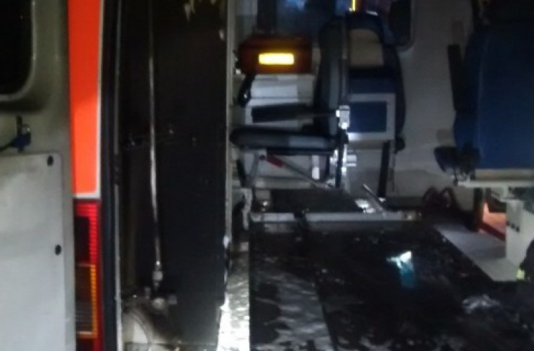 Krotoszyn. Pożar karetki pogotowia [ZDJĘCIA] - Zdjęcie główne