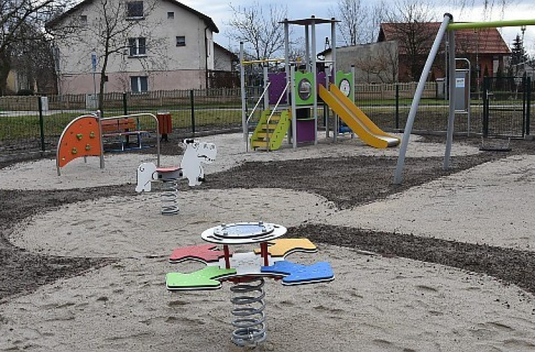 Rozdrażew: Boisko, plac zabaw i siłownia. Za ile?  - Zdjęcie główne