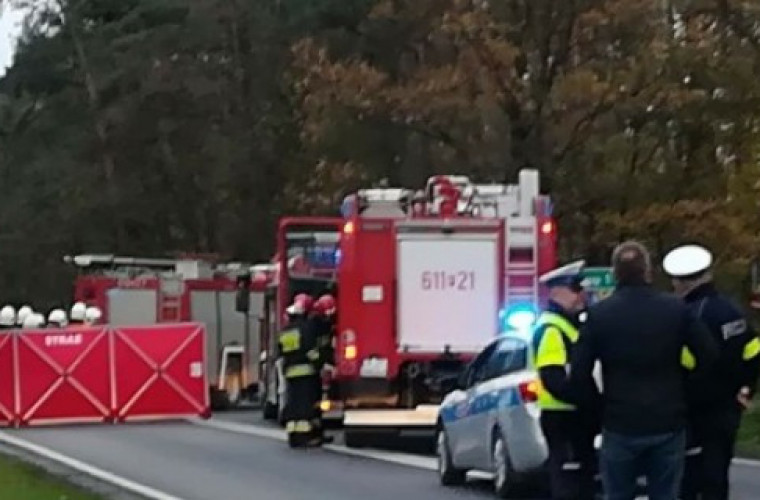 Zderzenie pięciu aut. Ofiara śmiertelna i dwoje rannych [AKTUALIZACJA] - Zdjęcie główne