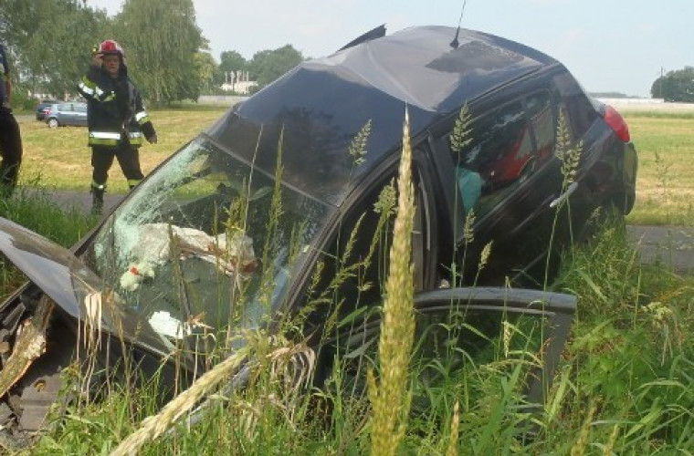 Wypadek w Gorzupi. Dwie osoby odwiezione do szpitala [ZDJĘCIA] - Zdjęcie główne