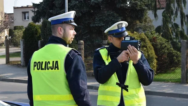 Gm. Koźmin Wlkp. Brawurowa jazda 52-latki zakończona utratą prawa jazdy - Zdjęcie główne