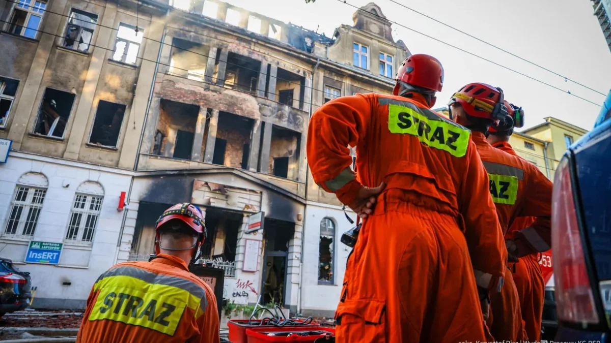 Pożar kamienicy w Poznaniu. Będzie pomoc dla poszkodowanych. Organizowane są zbiórki  - Zdjęcie główne