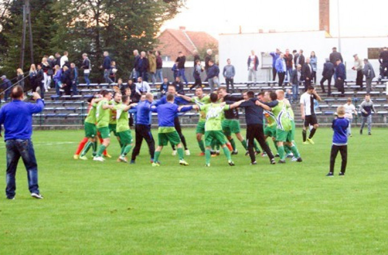 Derby dla Astry - Zdjęcie główne