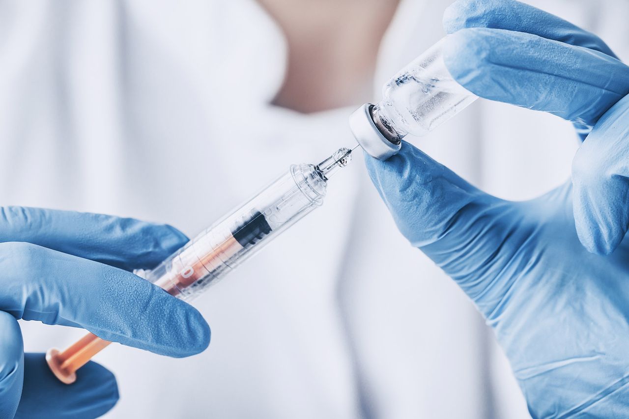 Jak zarejestrować nastolatka na szczepienie przeciwko COVID-19?  - Zdjęcie główne