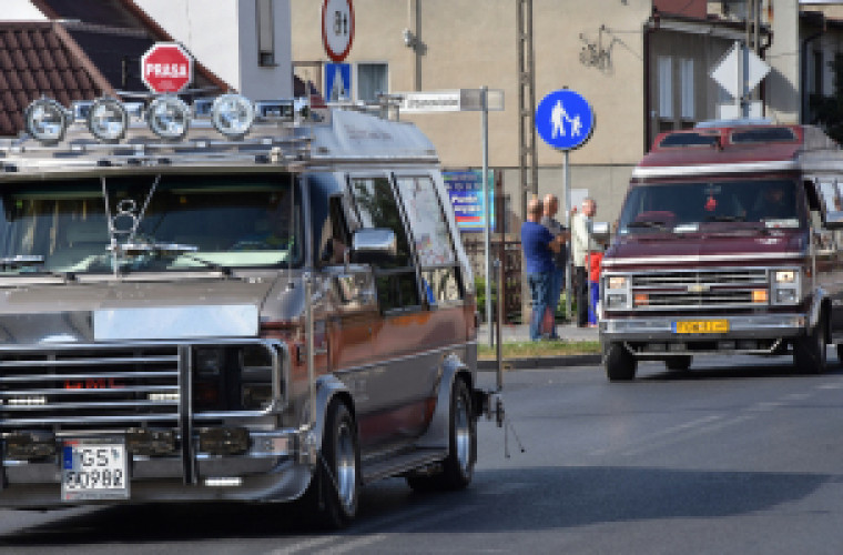 Krotoszyn. Parada amerykańskich aut [FOTO] - Zdjęcie główne