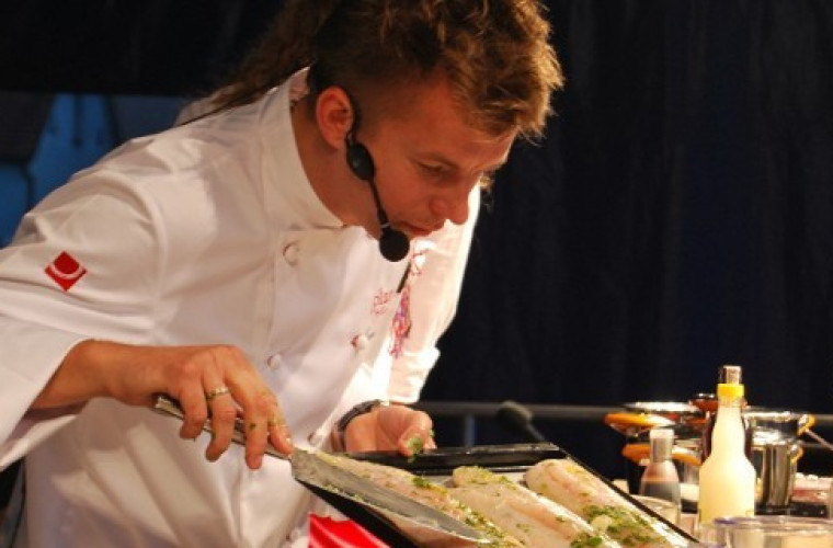 Krotoszyn. Dziś gotowanie z Karolem Okrasą ! - Zdjęcie główne