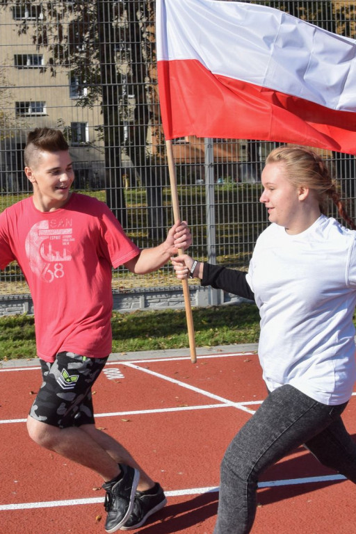 Biało-czerwona sztafeta w ZSP nr 2 w Krotoszynie - Zdjęcie główne