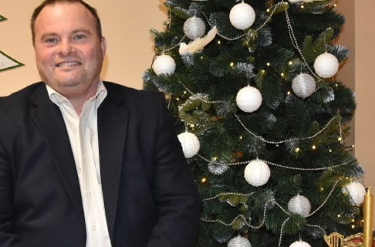 Włodarze na święta: Darek Dębicki trzyma się z dala od garów - Zdjęcie główne