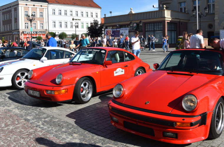 Krotoszyn. Porsche na Rynku. Nie lada gratka dla fanów tej marki [ZDJĘCIA i FILM] - Zdjęcie główne