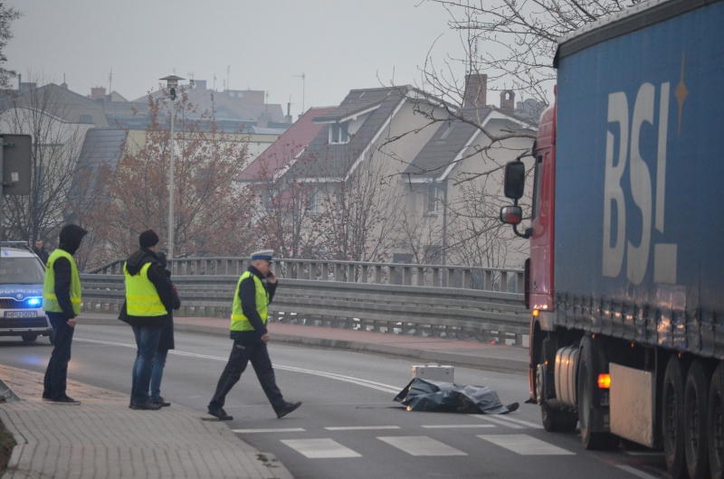 Wypadek śmiertelny w Koźminie Wlkp. Dwie osoby nie żyją [FOTO] - Zdjęcie główne