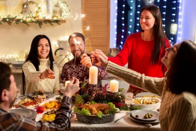 Słyszeliście o "Skipping Christmas", czyli omijaniu świąt? Oto dlaczego Polacy coraz częściej nie chcą obchodzić Bożego Narodzenia - Zdjęcie główne