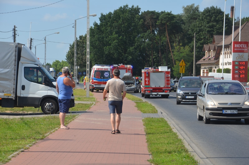 Krotoszyn. Zderzenie czterech aut. Wśród uczestników 3 dzieci i 2 kobiety w ciąży [ZDJĘCIA] - Zdjęcie główne