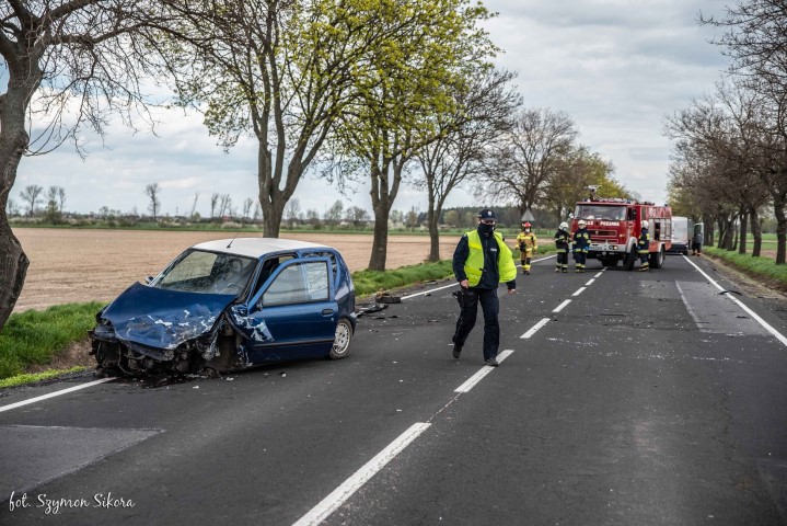 Koźmin – Jarocin. Zderzenie trzech pojazdów. Sprawca nietrzeźwy [ZDJĘCIA] - Zdjęcie główne