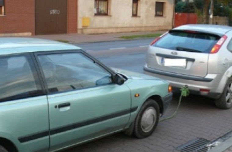 Krotoszyn: Po pijaku holowali się autami - Zdjęcie główne