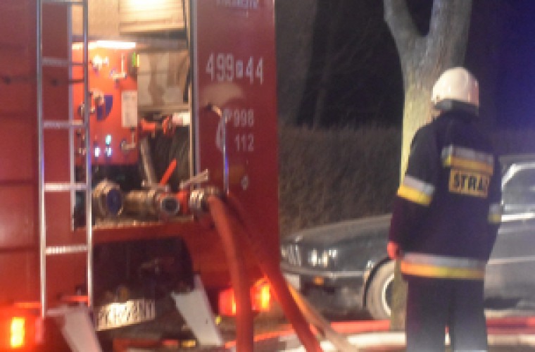 Pożar budynku gospodarczego. Strażacy w akcji [ZDJĘCIA I FILM] - Zdjęcie główne