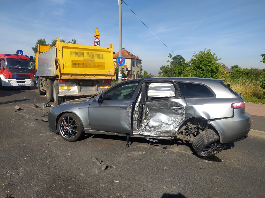 Gm. Rozdrażew. Wypadek. Matka z dwójką dzieci w szpitalu [ZDJĘCIA] - Zdjęcie główne