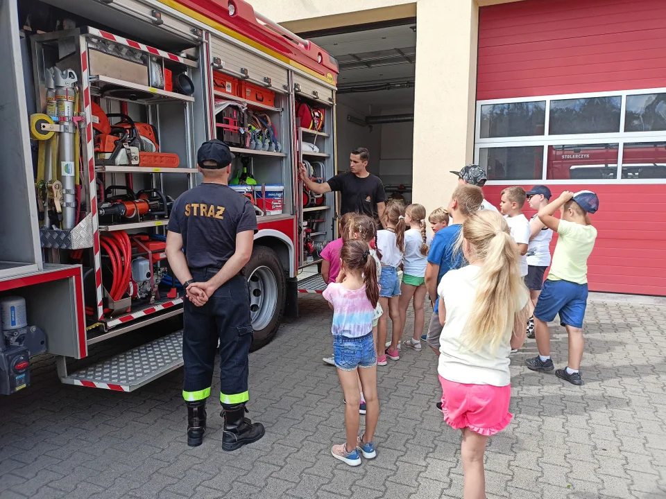Krotoszyn. Dzieci odwiedzają strażaków [ZDJĘCIA] - Zdjęcie główne