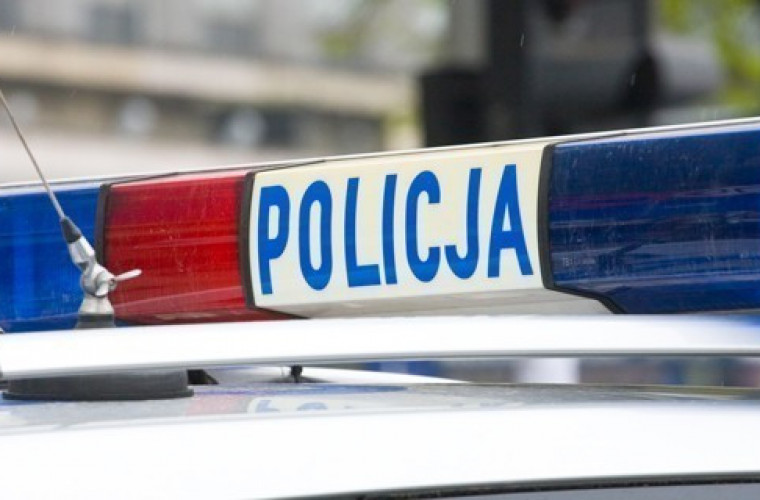 Konarzew. Cofał ciężarówką. Uszkodził pięć samochodów - Zdjęcie główne