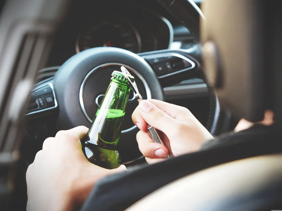 Wsiadasz za kierownicę po piwie bezalkoholowym? Na pewno nie łamiesz w ten sposób prawa? Sprawdzamy - Zdjęcie główne