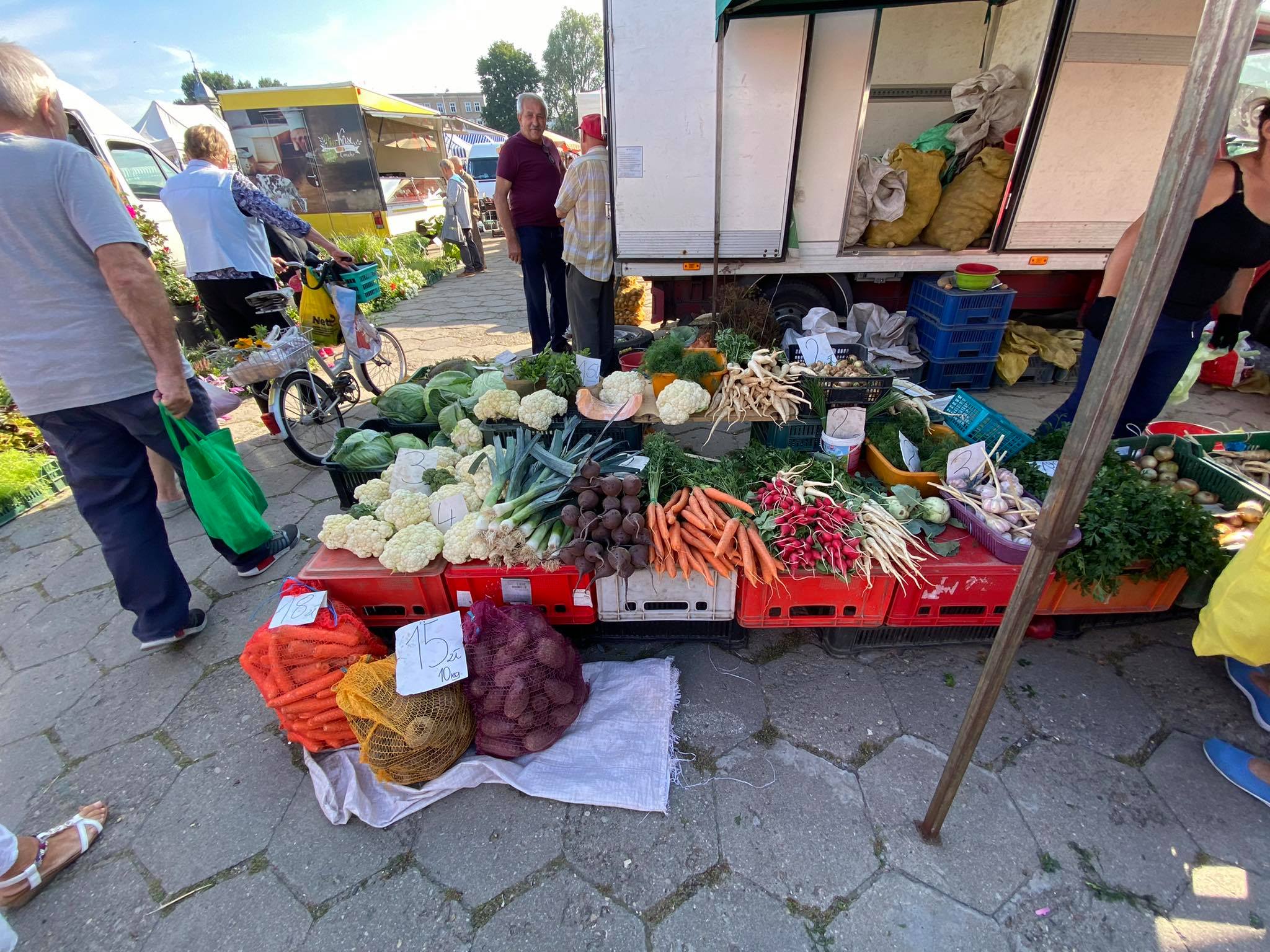 Ceny warzyw i owoców na targowisku w Krotoszynie - Zdjęcie główne